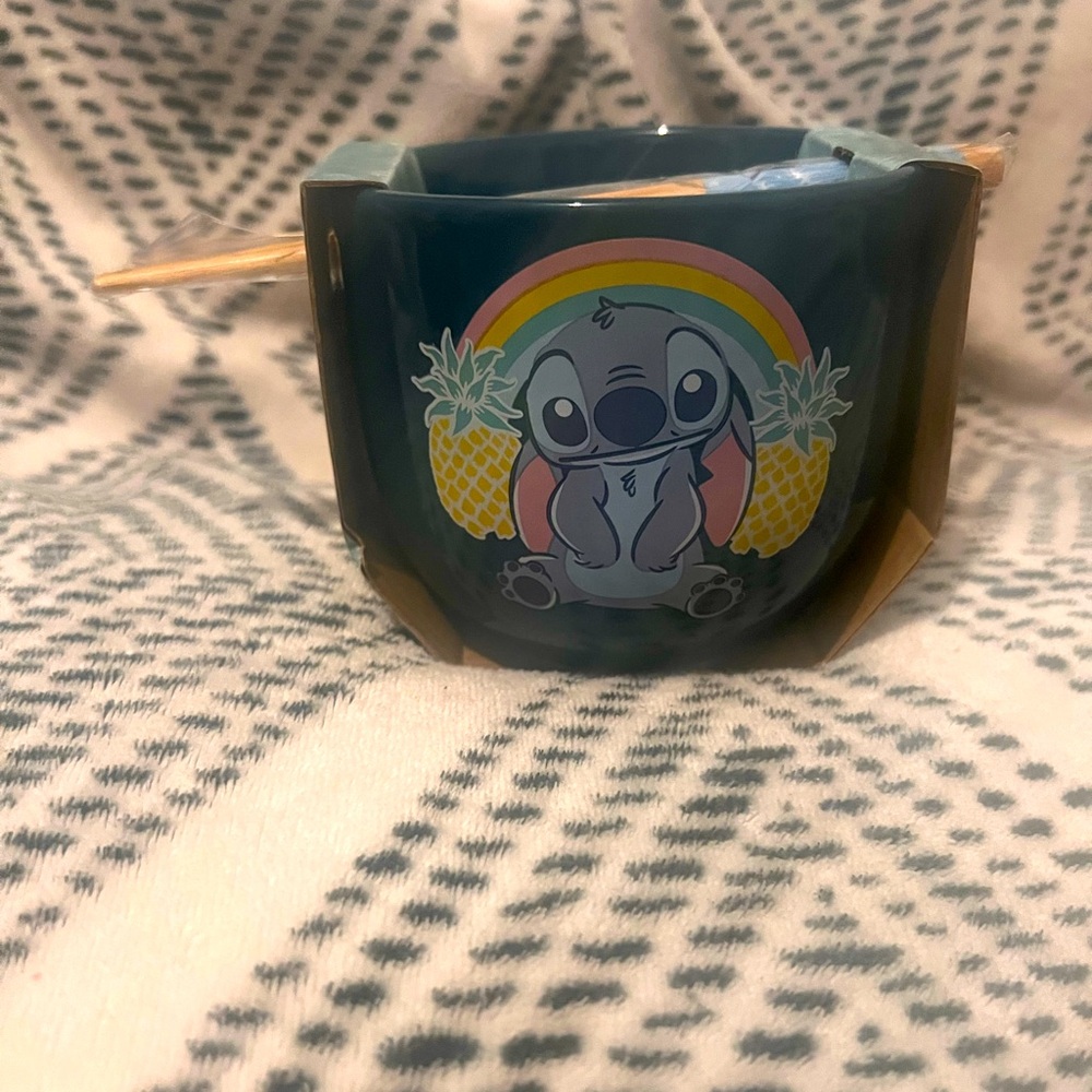 NWT 16 oz Stitch ramen bowl